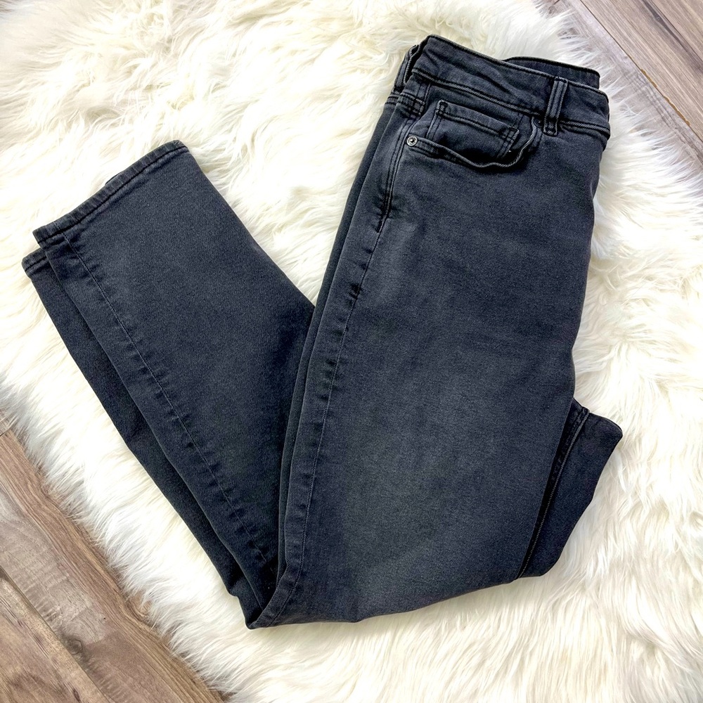American Eagle Mom Jean in Faded Black